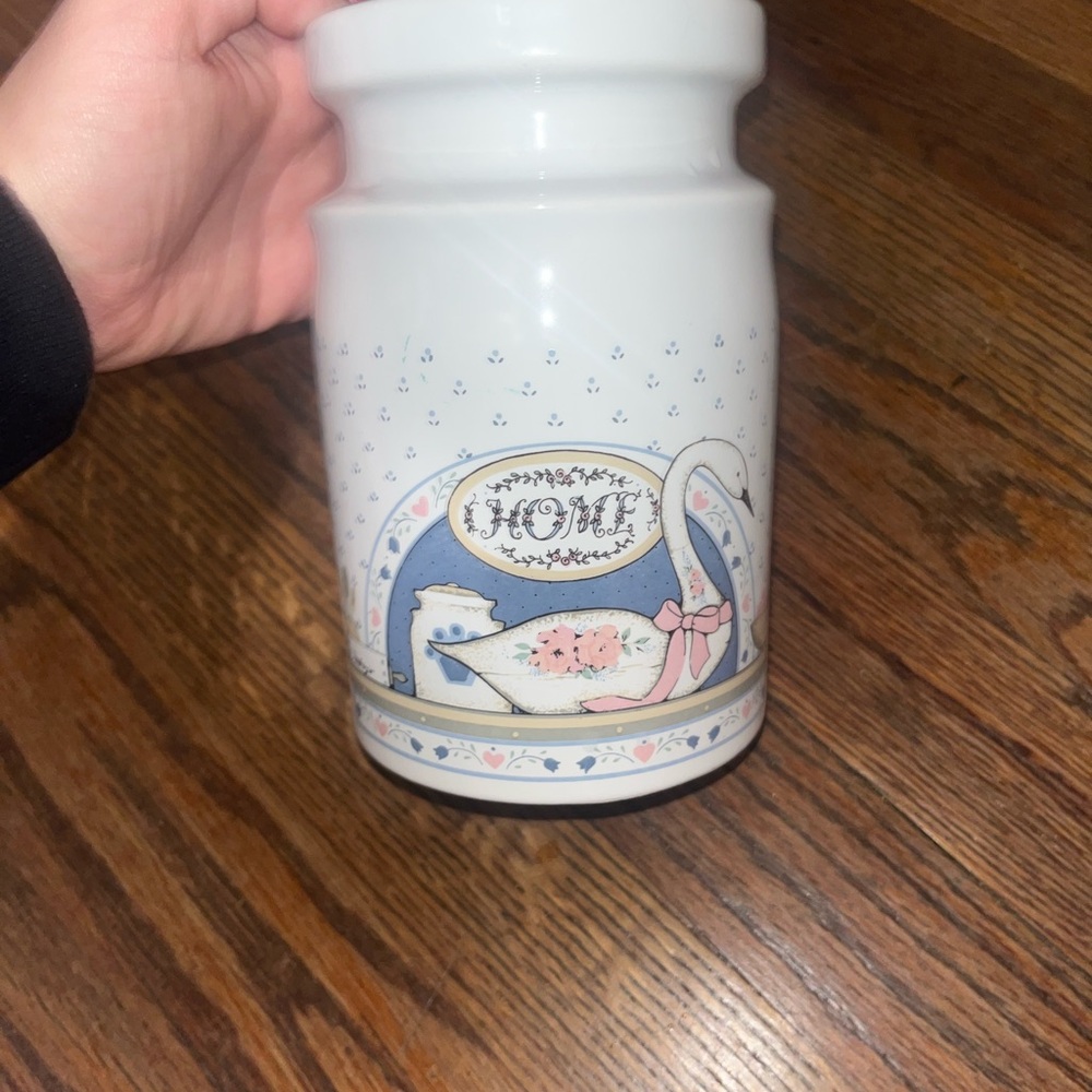 White Goose Vase/Pot